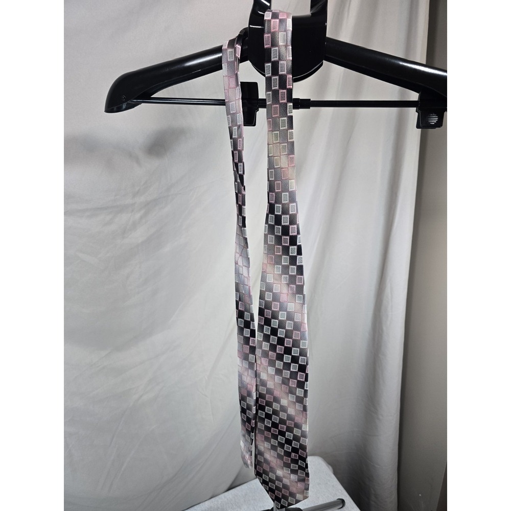 Pierre Cardin purple and gray geometric patterned necktie made from 100% silk
